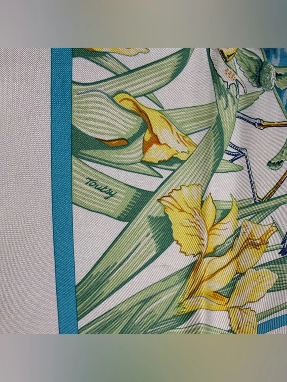 Authentic Hermes Silk Scarf Birds Water Fish White Blue Yellow Au Bord De L’eau - Picture 8 of 12